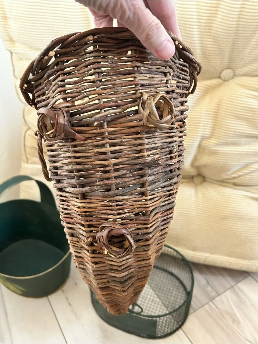 Basket lot